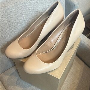 Jessica Simpson Cream Heels